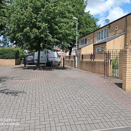 Ferienwohnung Luxury New House With Free Parking Birmingham Exterior foto